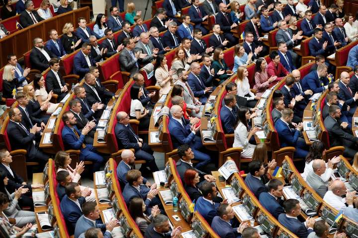 Разумков заявив, що Рада може переглянути закон про мовні квоти