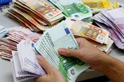Долар і євро стрімко зростають: курс валют на 11 березня