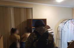  Організатори порнобізнесу залучили понад 30 дівчат 