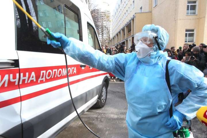 Киев вводит карантин: закрываются школы, детсады и кинотеатры