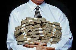 Міністри отримуватимуть заробітну плату, розмір якої не має перевищувати п’яти середніх заробітних плат по Україні та визначені законом надбавки, - голова уряду