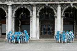 В Італії закривають магазини і підприємства через коронавірус