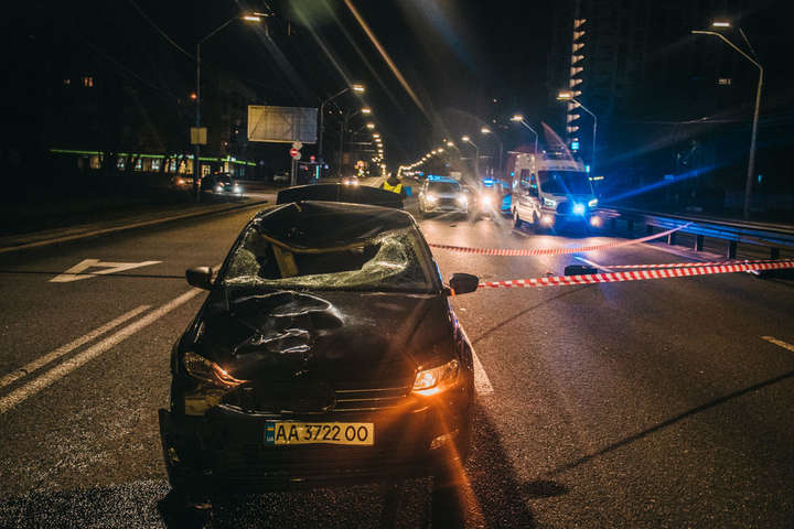 У Києві таксі збило на смерть пішохода (фото, відео)