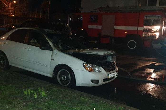 Рятувальники розповіли про пожежу, що знищила авто голови Держекоінспекції