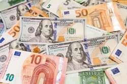 Для поддержки гривны НБУ за день продал на межбанке $350 млн