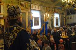 Столична влада рекомендувала церквам припинити масові богослужіння