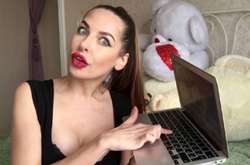 Наталія Краснова намагалася потрапити в нашу країну за новим паспортом, бо старий нібито з'хв собака