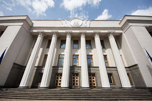 Коронавирус в Украине: Верховная Рада закрыла двери для посторонних
