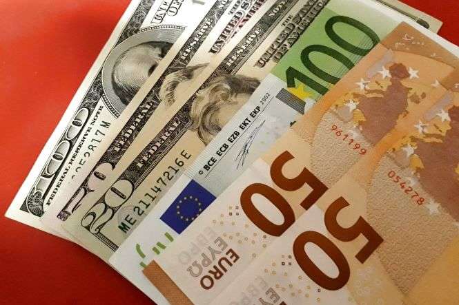 Долар і євро знову здорожчали: курс валют на 13 березня