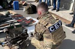 Із зони ООС під Луганськом хотіли вивезти арсенал кулеметів і гранатометів (фото)