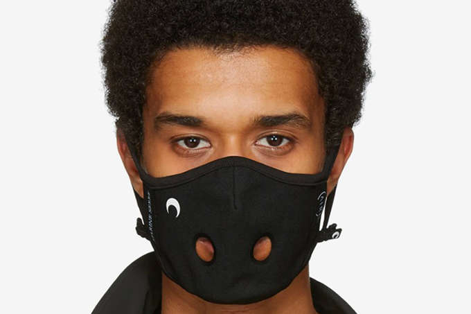 Модний аксесуар: французький бренд створив маски від коронавірусу