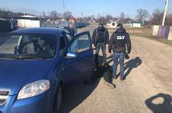  Правоохоронця затримали після отримання ним першої частини хабара 