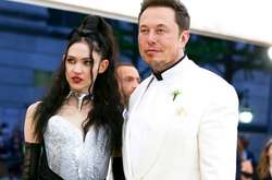  Возлюбденная Илона Маска певица Граймс призналась, что чувствует себя все хуже 
  