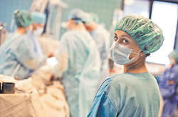 «Час згаяно». Співвласник приватної клініки закликав владу посилити обмежувальні заходи у зв’язку з коронавірусом