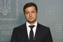 Володимир Зеленський повідомив, що з 16 березня закривають кордони України д ля іноземних громадян на два тижні, потім це рішення переглянуть 