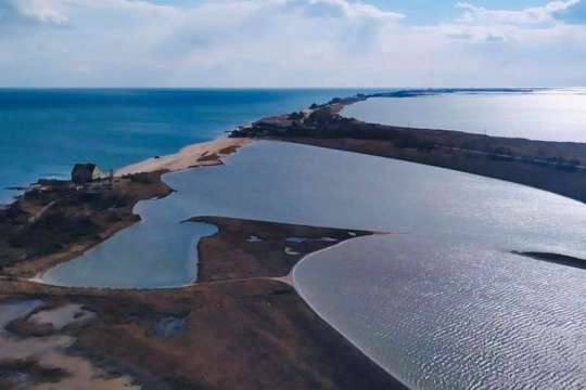 Зниклих в Азовському морі рибалок шукають за допомогою гелікоптера