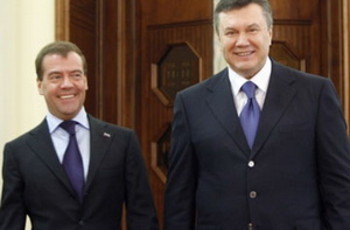 Янукович та Медведєв: ціна дружби