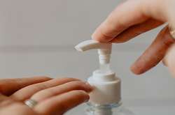 Вместо обычной парфюмерной продукции брендов Christian Dior, Guerlain и Givenchy LVMH будет производить дезинфицирующий гель