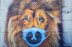 У Києві з’явився мурал, присвячений коронавірусу (фото)