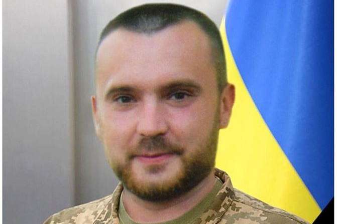 На Вінниччині провели в останню путь бійця-розвідника, який загинув на Донбасі