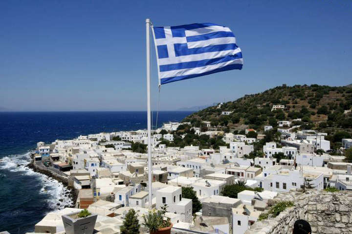 Греция закрыла все курорты и отели