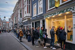 Очереди за марихуаной в Нидерландах