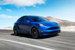 Стартували продажі нового електромобіля Tesla
