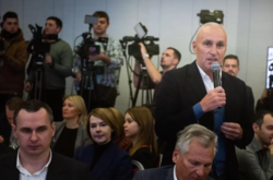 Крім Олександра Ярославського до харківського Антикризового штабу увійшли  мер Харкова Геннадій Кернес та голова облдержадміністрації Олексій Кучер