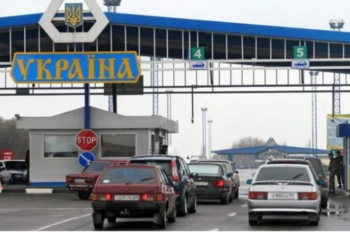 У МЗС розповіли, як українцям повернутися з Польщі