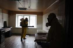 Санітарну обробку провели працівники відділення радіаційного та хімічного захисту аварійно-рятувального загону спеціального призначення ГУ ДСНС