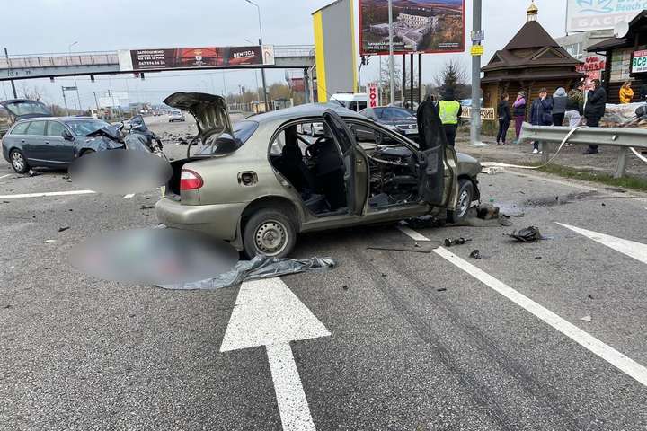 <p>На автодорозі Київ- Знам’янка зіткнулися Daewoo та Audi</p> - Моторошна ДТП під Києвом: загинули двоє молодиків (фото)