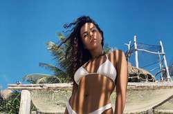 Похудевшая Настя Каменских в ярком наряде похвасталась точенной фигурой 