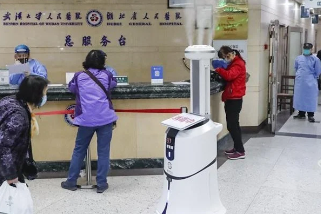 У Китаї створили роботів для допомоги в лікарнях