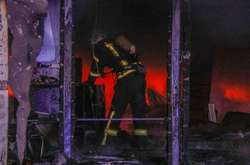 Біля Центрального залізничного вокзалу в Києві згоріли МАФи (фото)