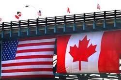 США закрывают границу с Канадой