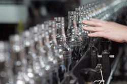 На підприємстві діє посилений дезінфекційний режим, для всіх працівників закупили маски