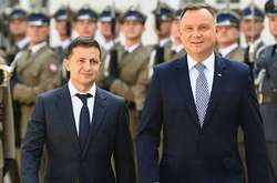 Зеленський обговорив з президентом Польщі заходи з протидії Covid-19
