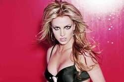  Бритни Спирс эмоционально обратилась к высмеивающим ее фото в купальнике фанатам 
  