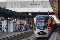 Укрзалізниця почала продаж квитків на три спецпотяги з Польщі