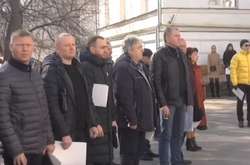 Депутати Полтави провели сесію надворі через загрозу коронавірусу