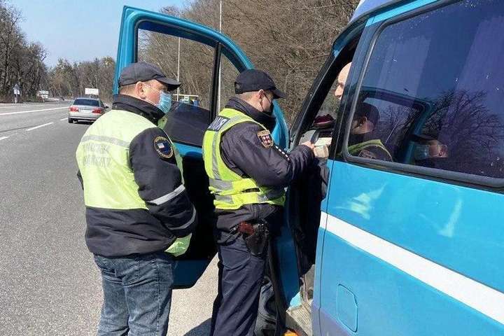 На Вінниччині поліцейські контролюють, як виконується карантин