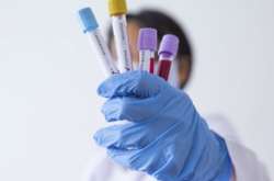 Стан здоров'я у подружжя погіршився ще 10 березня, проте до сьогодні вони лікувалися самостійно