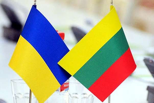Литва відкрила гуманітарні коридори для українців