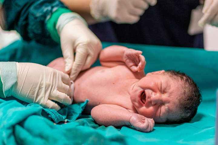 У Нідерландах жінка з коронавірусом народила здорову дитину