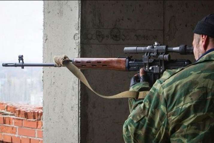 На Донбасі снайпер бойовиків застрелив українського військового