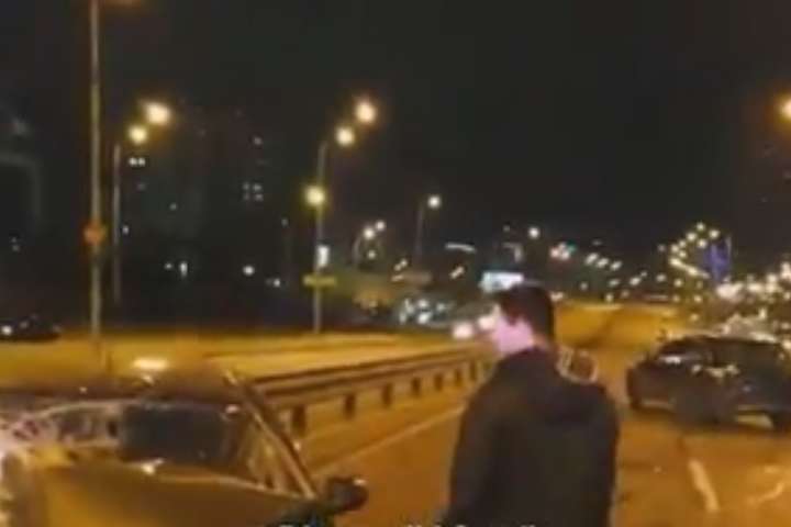 У Києві п’яний водій влаштував серйозну ДТП (відео)