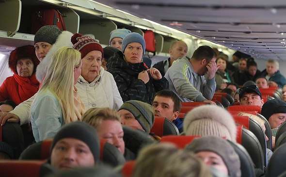 Російський карантин: в Красноярську пасажири з Азії штурмом взяли вихід з аеропорту