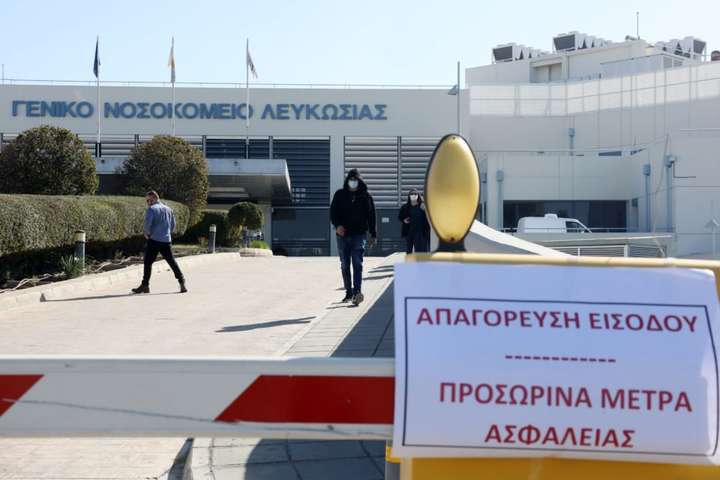 Консульство попередило українців на Кіпрі про останній шанс вилетіти додому