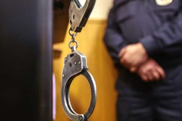 На Луганщині двоє поліцейських жорстоко катували чоловіка за крадіжку, якої той не вчиняв