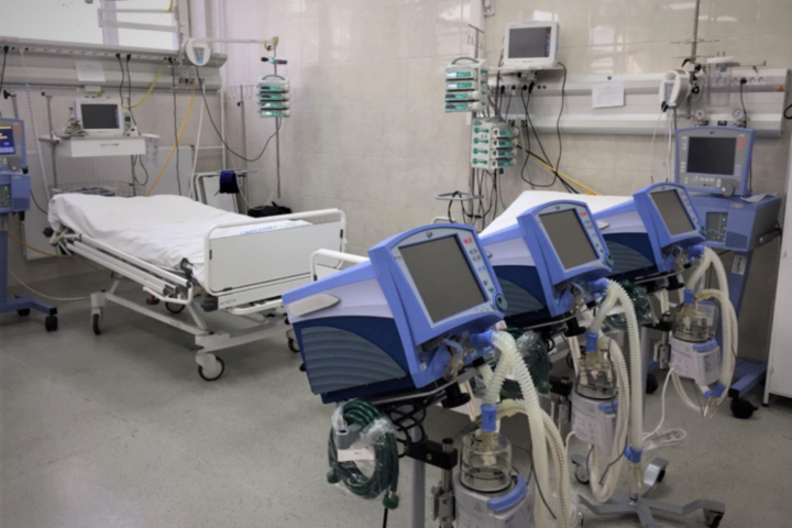 У столичних лікарнях зросла кількість апаратів штучного дихання